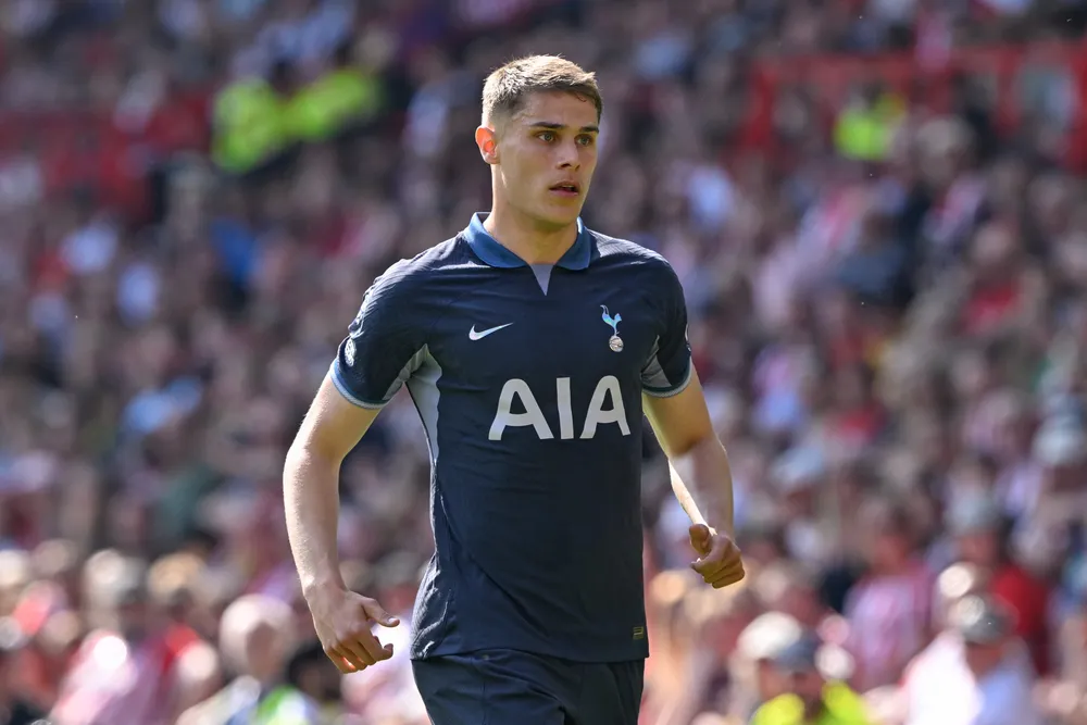 Tottenham, Frank: "Micky van de Ven capocannoniere, può continuare così"