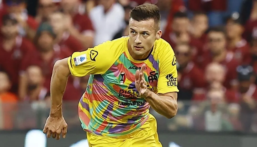 Calciomercato Frosinone, suggestione Reca per la fascia, ma un dettaglio complica la trattativa