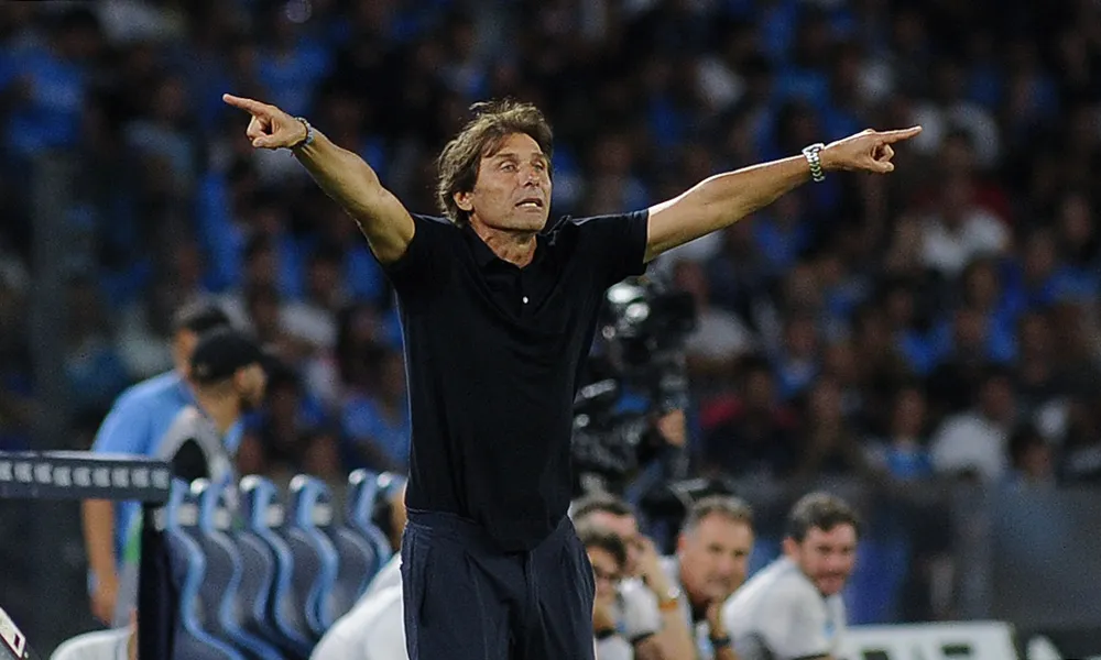Napoli, Conte: "Per noi solo critiche, ma in emergenza siamo primi in classifica"