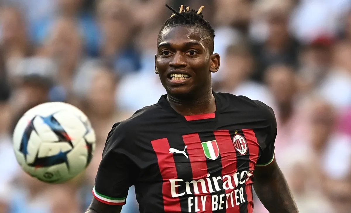 Milan, anche Leao potrebbe partire: gli interessi del Paris Saint Germain | La situazione