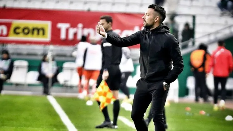 Farioli attualmente allenatore dell'Ajax