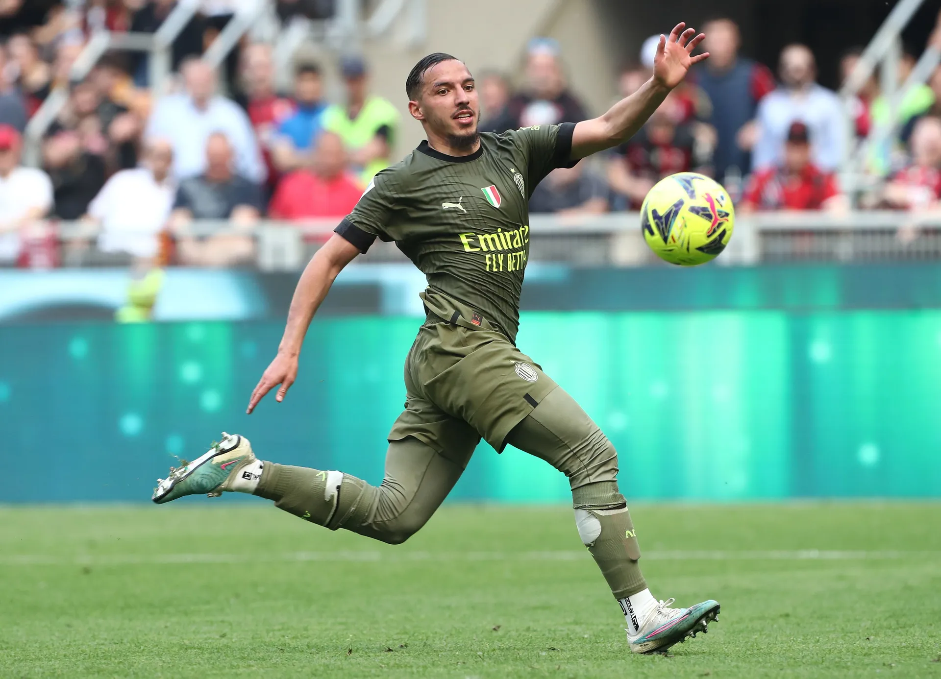 Milan, l'ora di Bennacer? Duello serrato in mediana