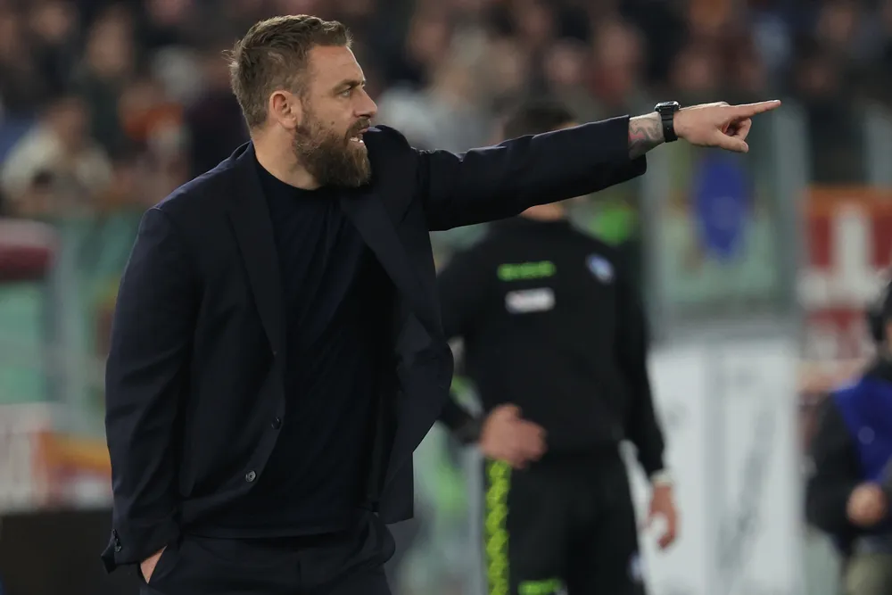 Roma, De Rossi senza paura: "Siamo al livello del Bayer Leverkusen. Su Smalling e Lukaku..."