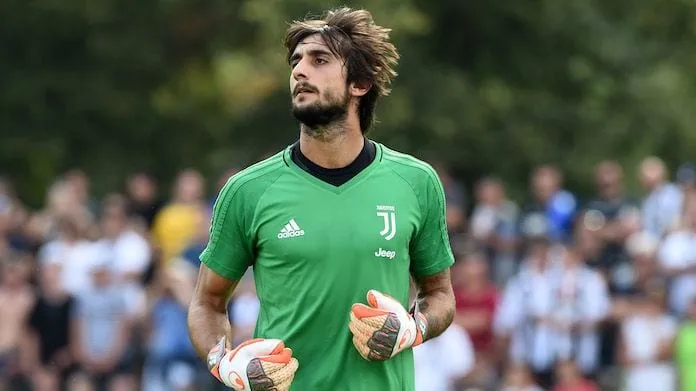 Juventus, Perin vicino al Benfica