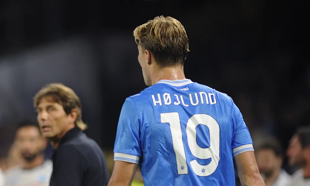 Napoli, niente da fare per Hojlund: il danese salta l'Inter