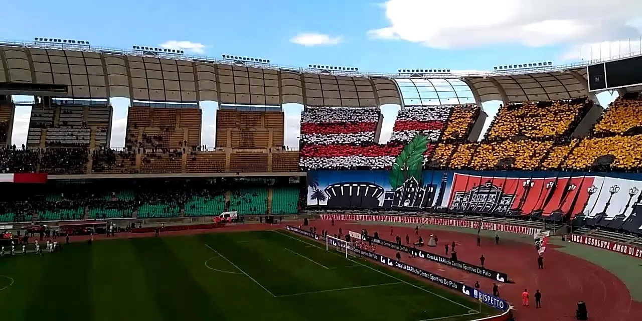 Napoli: Questione stadio, De Magistris risponde ad AdL