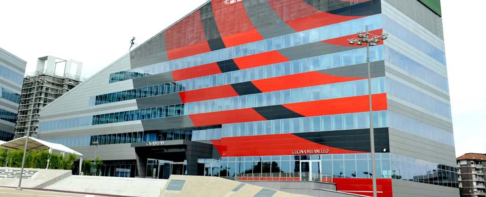 Il Milan vuole un centrale difensivo per Giampaolo. I nomi