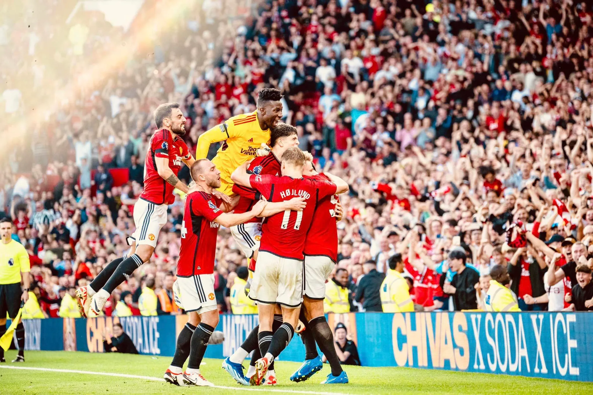Manchester United, un difensore verso il rinnovo