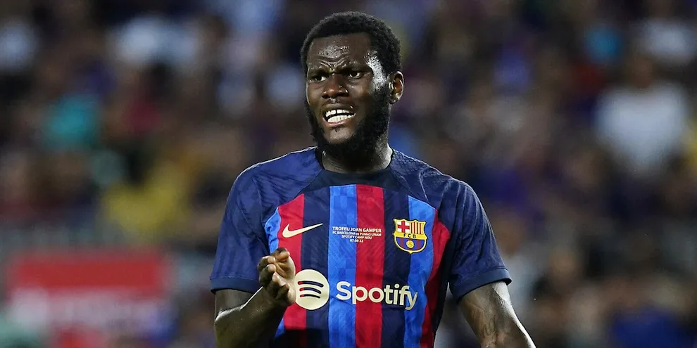 Milan, problemi per Franck Kessie al Barcellona: il Diavolo si tiene fuori