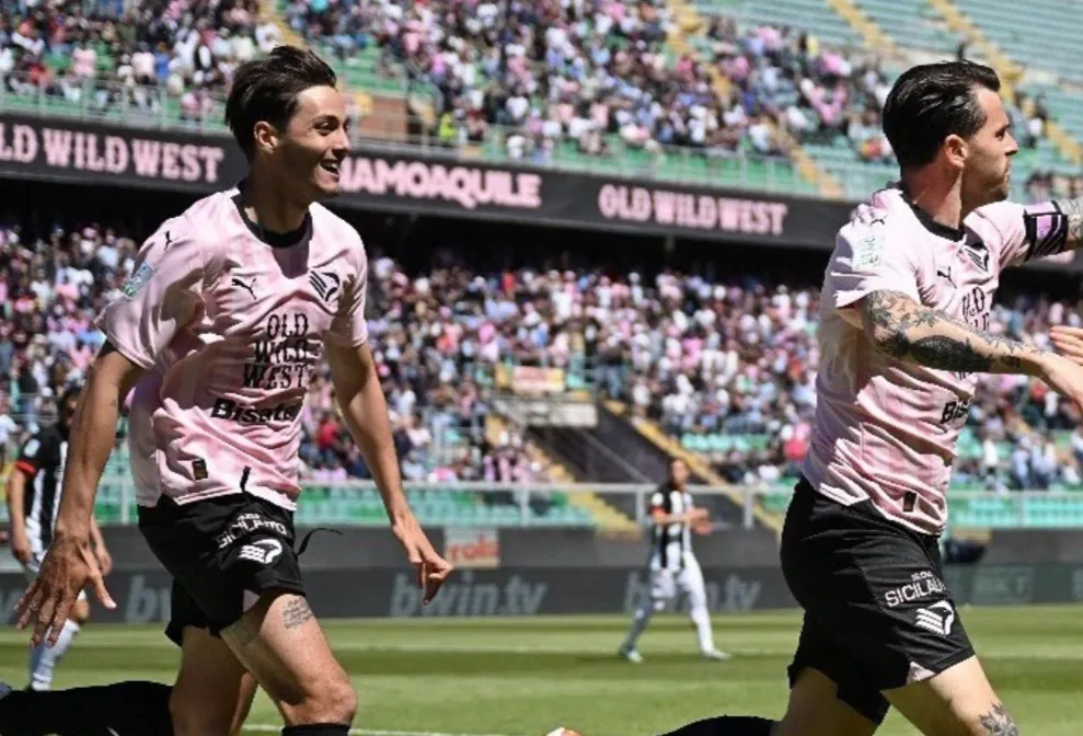 Calciomercato Palermo, un attaccante e' di troppo: lo vogliono in due di B