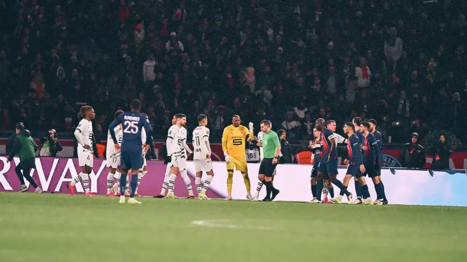 VAR, è bufera anche in Francia. L'accusa di Borghini: "Arbitra al posto degli arbitri"
