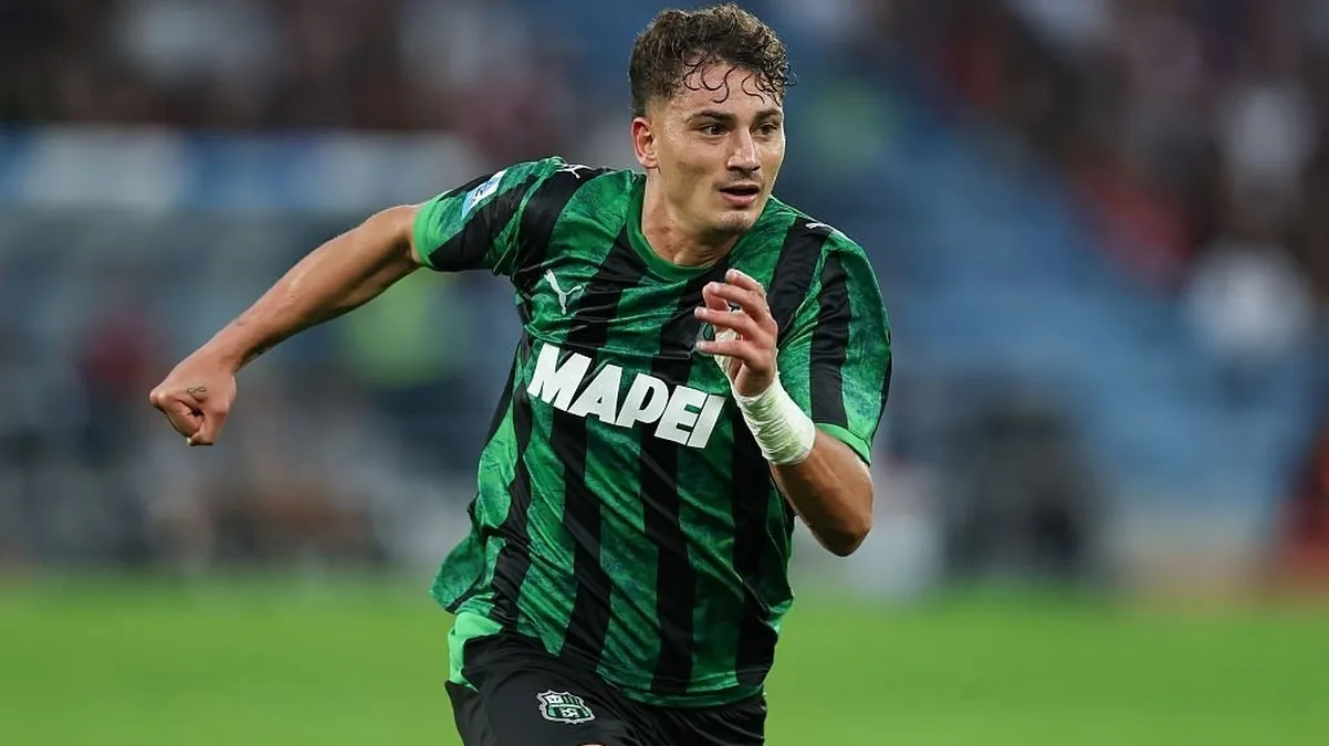 Sassuolo, Esposito-Bowie: la sfida per l’attacco che può cambiare il mercato di gennaio