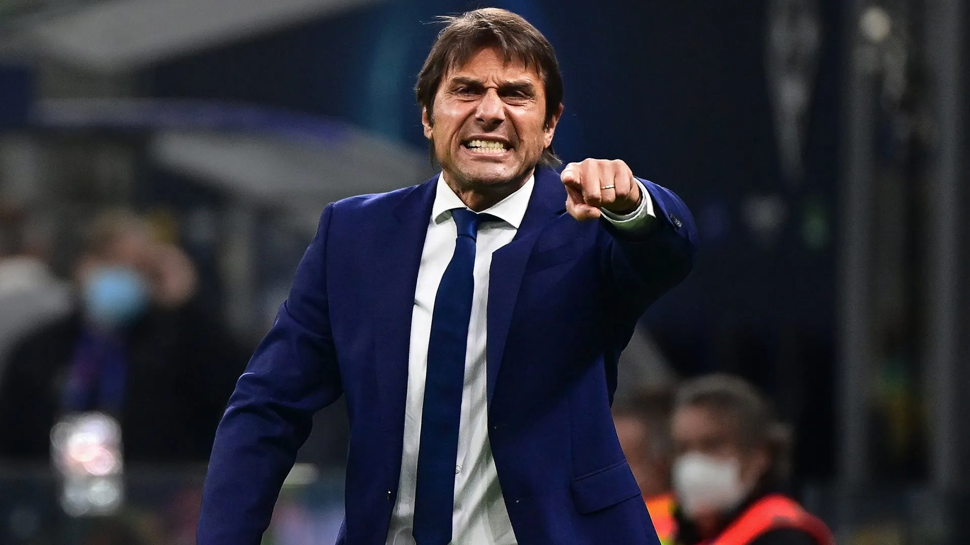 Milan, Conte e un non trascurabile indizio social