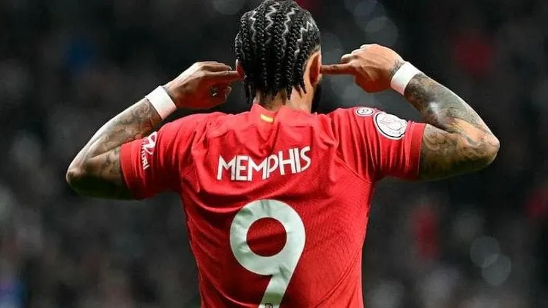 Milan, un indizio porta a Depay: coppia d’attacco con Morata?