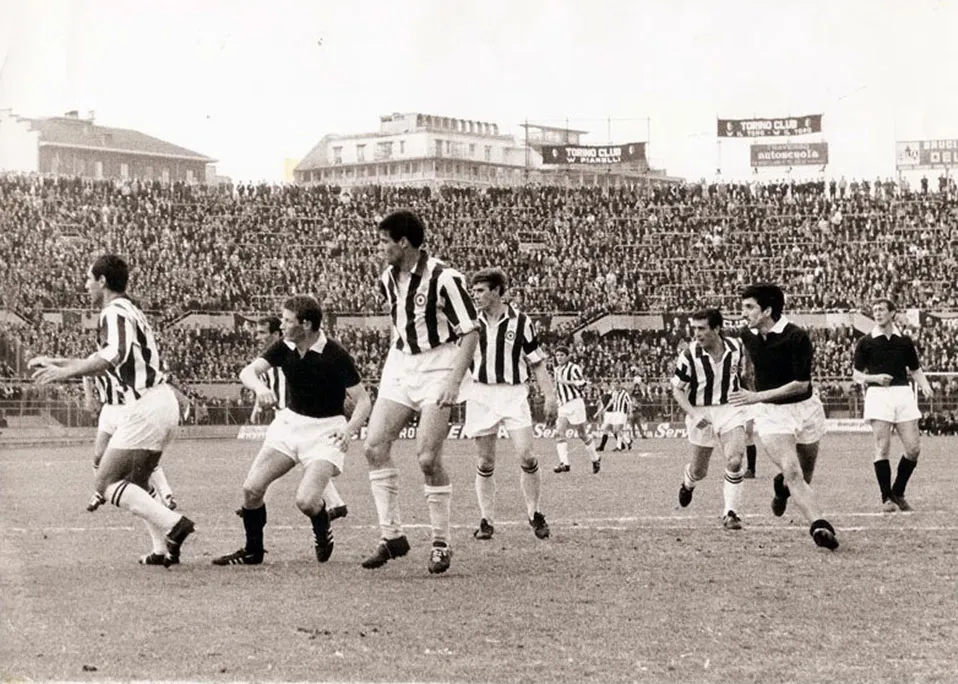 Calcio story: derby di guerra tra risse e mitragliatrici