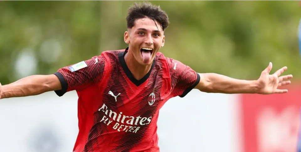 Milan Primavera, un attaccante firma il suo primo contratto da professionista
