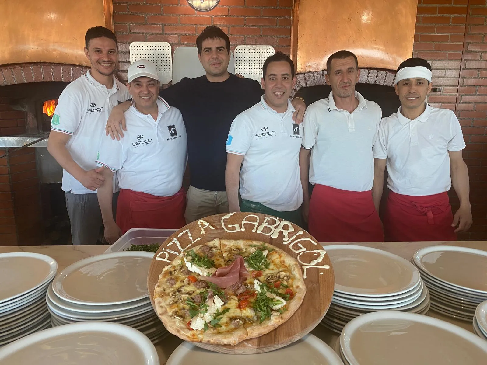 Alessandro Gabrielloni (Como) celebrato con la Pizza Gabri-Gol