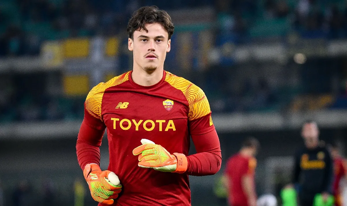 Roma, Svilar sempre più protagonista: De Rossi vuole blindarlo | I dettagli