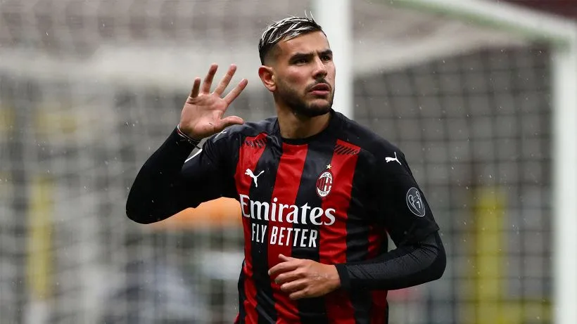 Milan, sirene francesi per un difensore