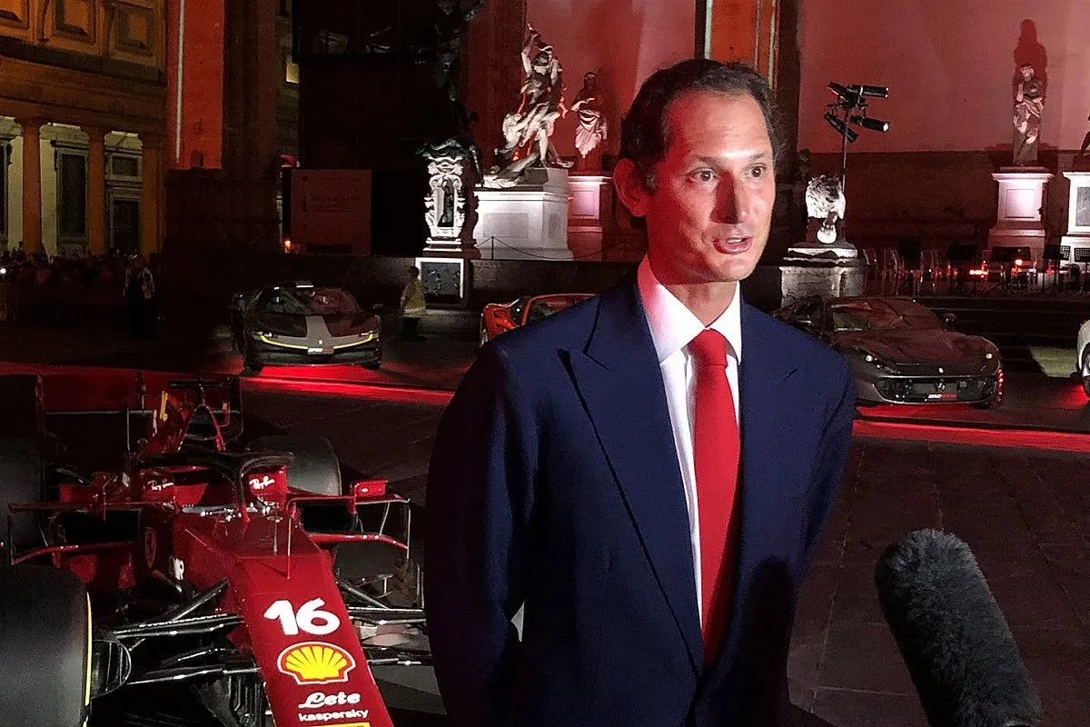 Elkann fa spesa in Francia: calciomercato e non solo
