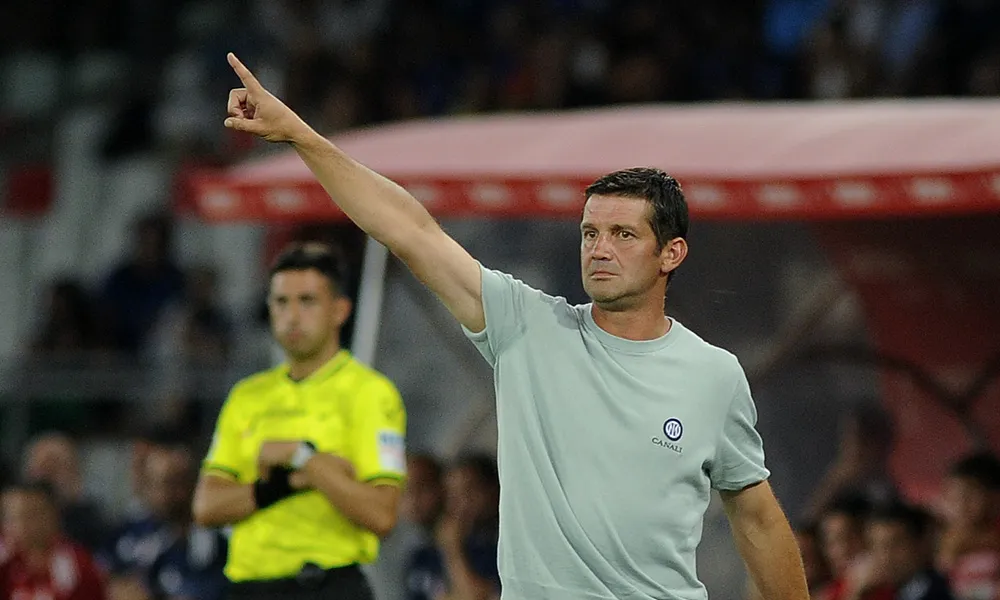 Inter, Chivu: "Domani ci giochiamo tanto, ma non tutto. Andremo convinti. Giorno di riposo? Vi spiego.."