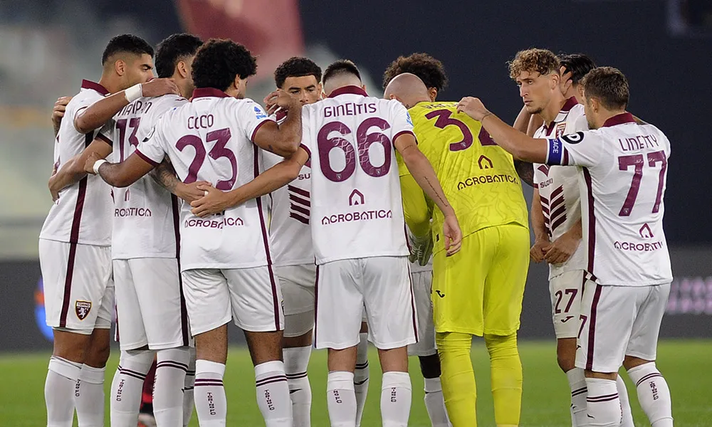 Torino, nel mirino un calciatore dell'Hellas Verona: ma occhio alla concorrenza