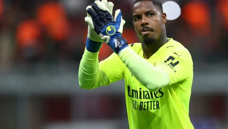 Milan, problemi per Maignan: la Francia spinge, Maldini dice no