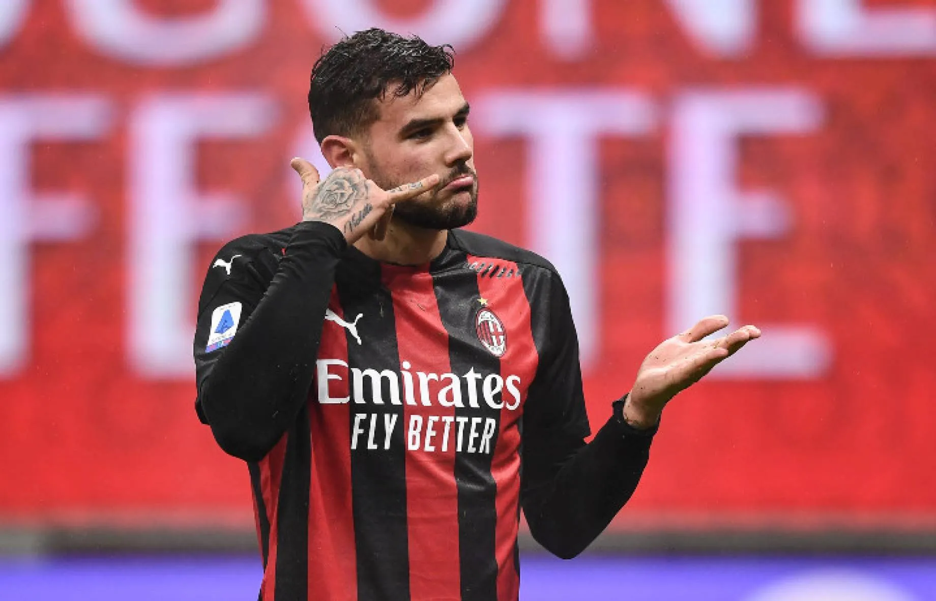 Milan, Theo Hernandez pronto per il derby | L'indizio dai social