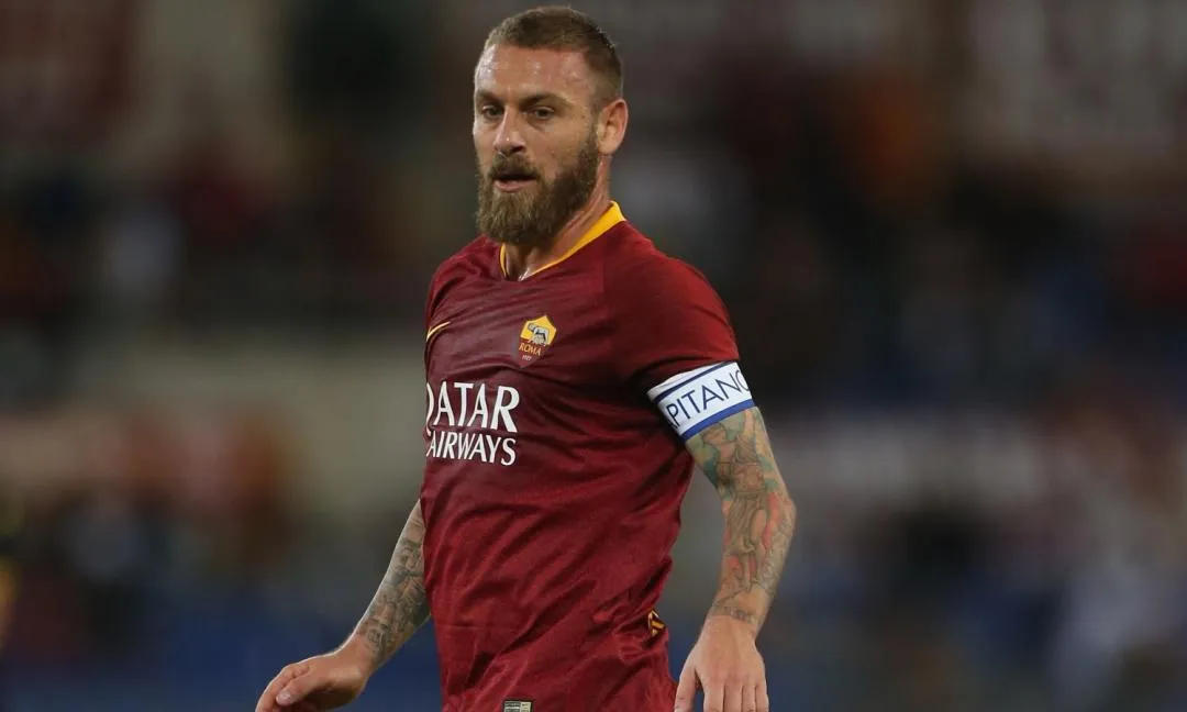 Genoa-Spal: il commovente abbraccio tra De Rossi e Strootman - FOTO