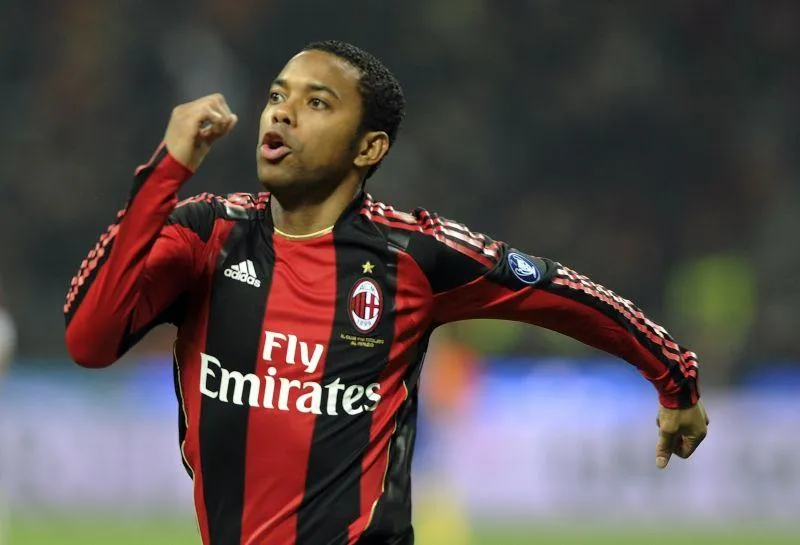Robinho, condannato per stupro: mandato d'arresto internazionale