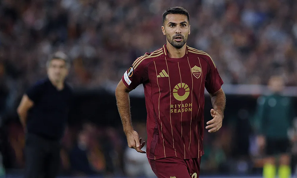 Shomurodov e Celik in uscita dalla Roma