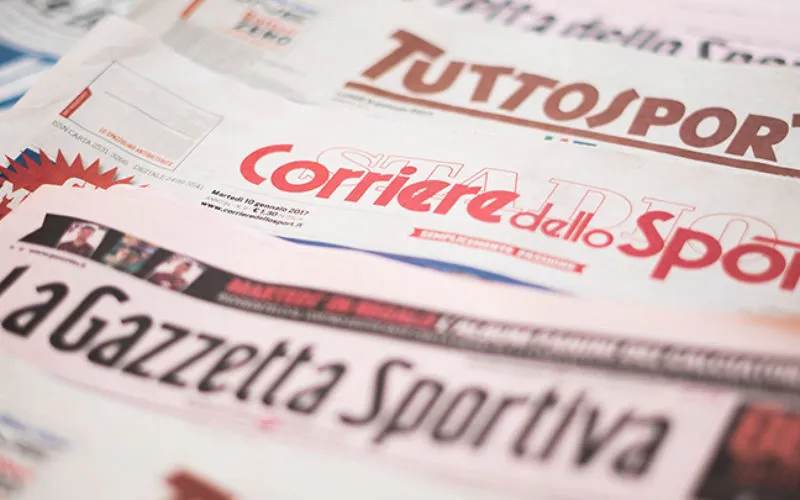 Le prime pagine dei quotidiani sportivi di oggi