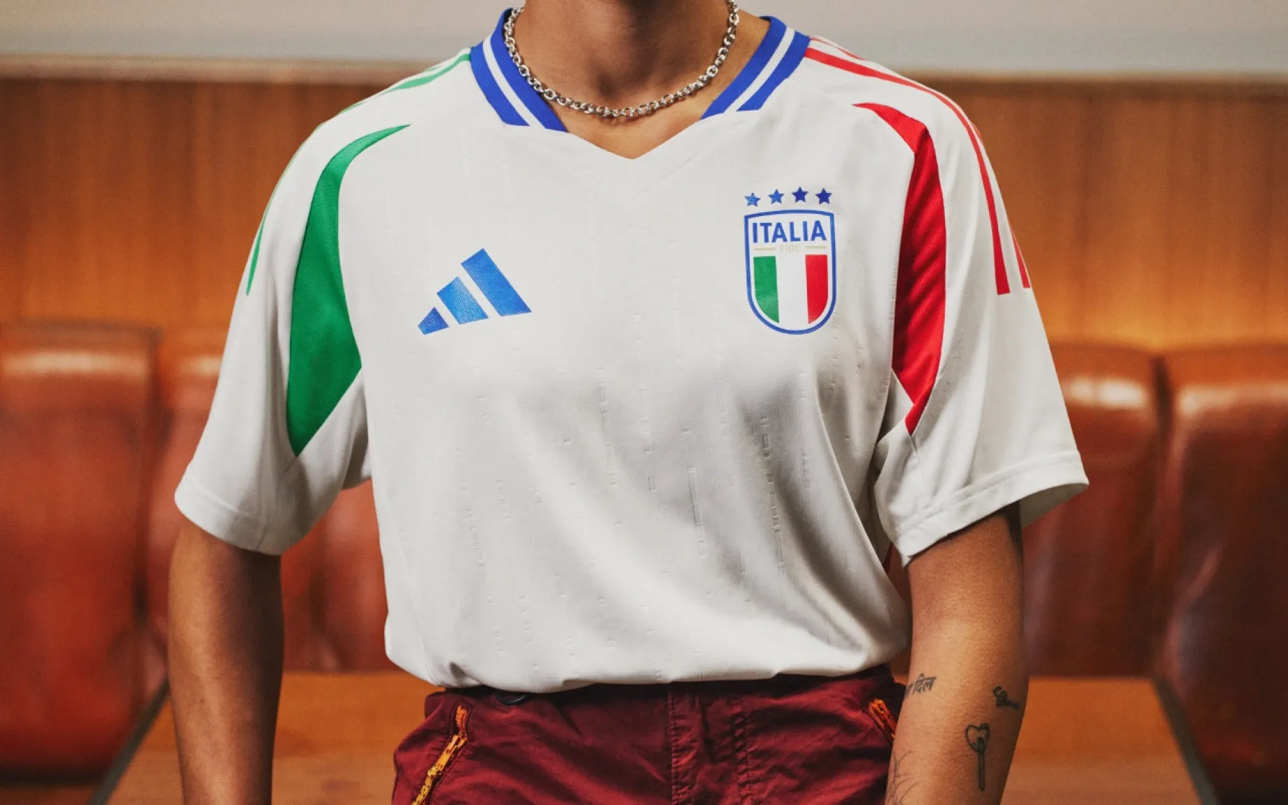DIVISA ITALIA AWAY