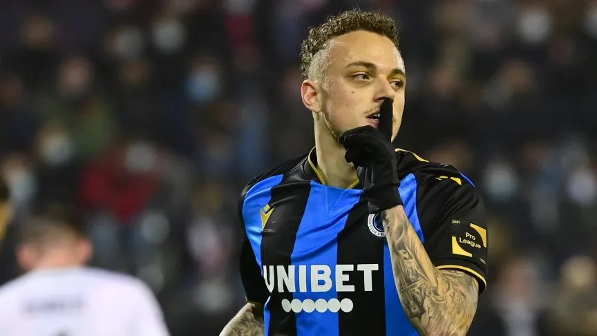 Milan, Bart Baving (agente di Noa Lang) presente allo stadio: in corso l’incontro con Maldini