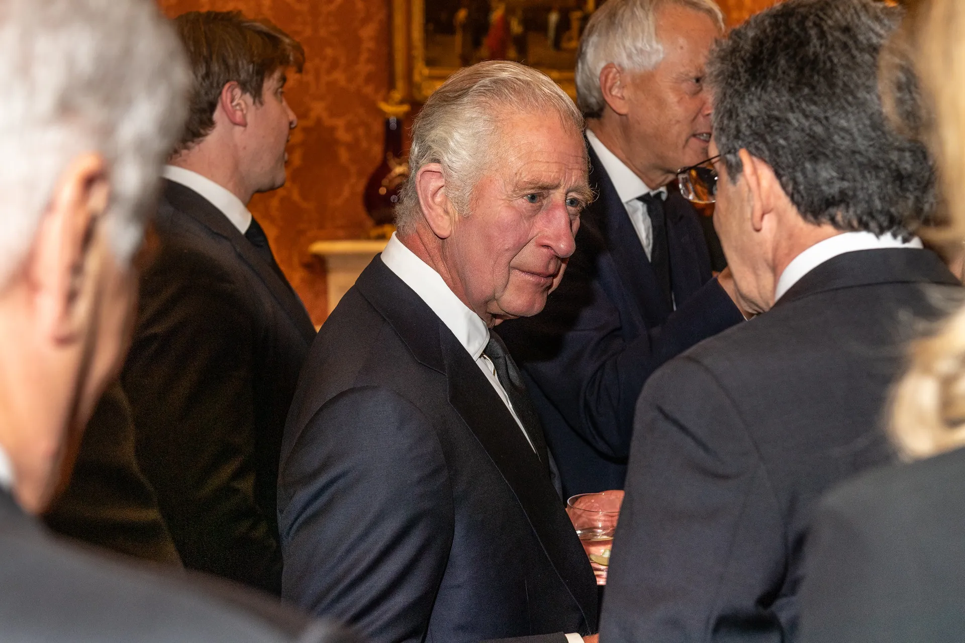 Premiere League: Re Carlo III introduce un regolatore indipendente