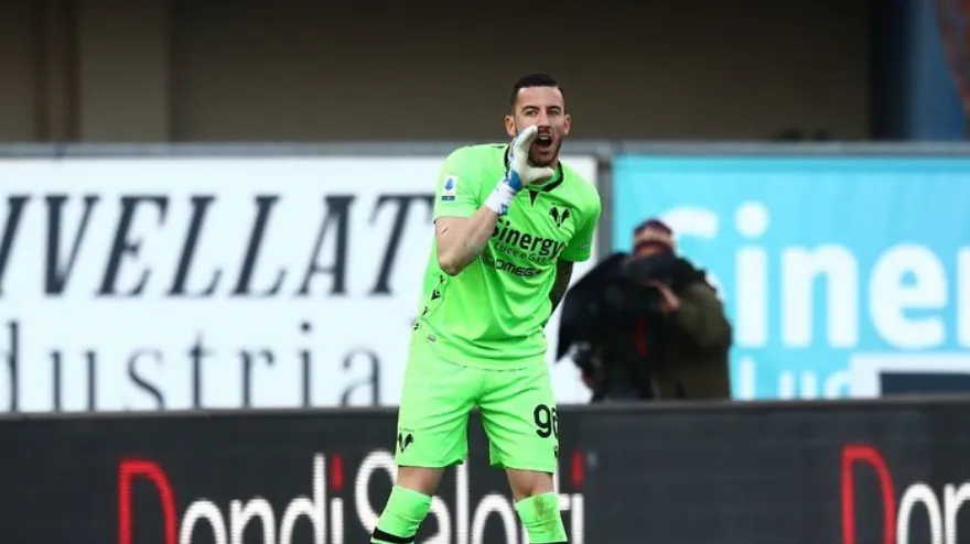 Calciomercato Hellas Verona,  possibile uscita di un portiere