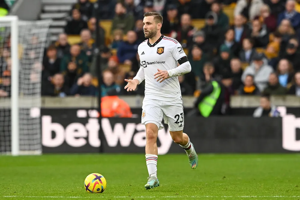 Manchester United, non solo Garnacho: anche Shaw fuori dai piani