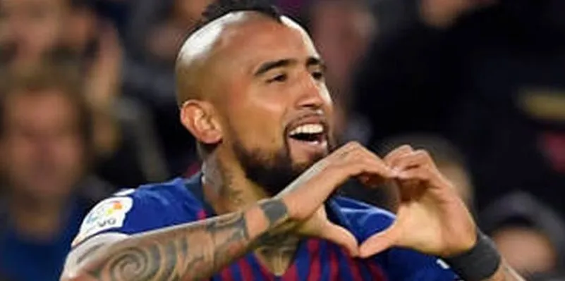 Juve: Manolas più Vidal