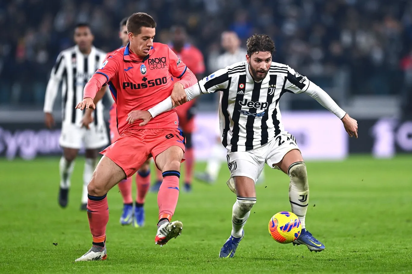 Juventus: altra doccia fredda, Locatelli positivo
