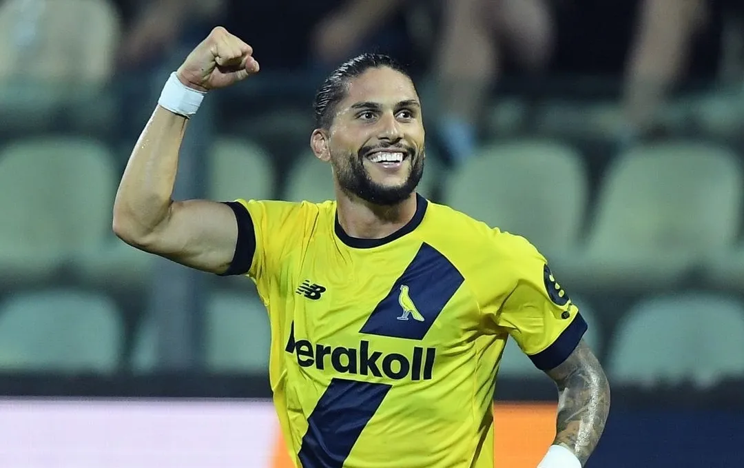 Serie B, il Modena rimonta e lascia a zero il Bari: Pedro Mendes subito decisivo