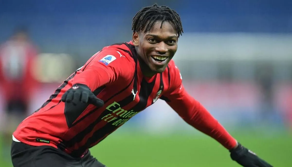 Milan, un Leao da 100 milioni: rinnovo vicino