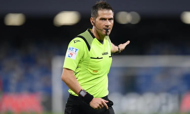 Pugno all'arbitro : squalifica memorabile
