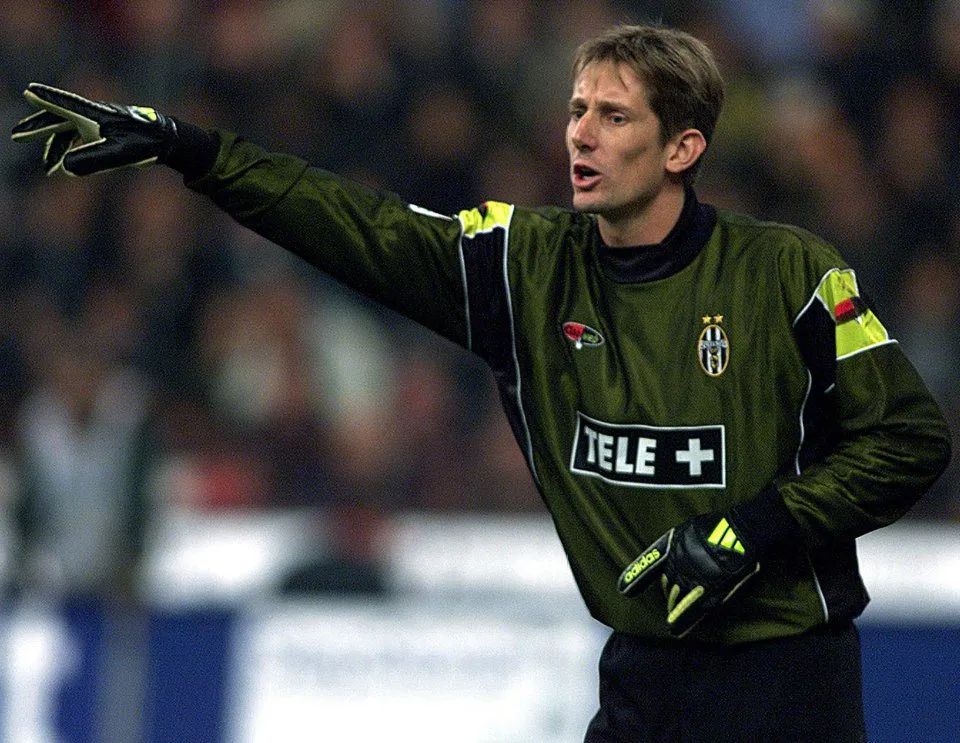 Juventus, l'ex portiere Van der Sar in terapia intensiva: la situazione