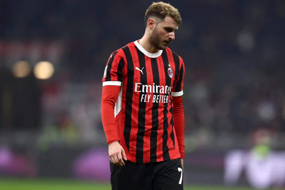 Milan, Gimenez "respinge" Vlahovic: dalla nazionale un messaggio ad Allegri