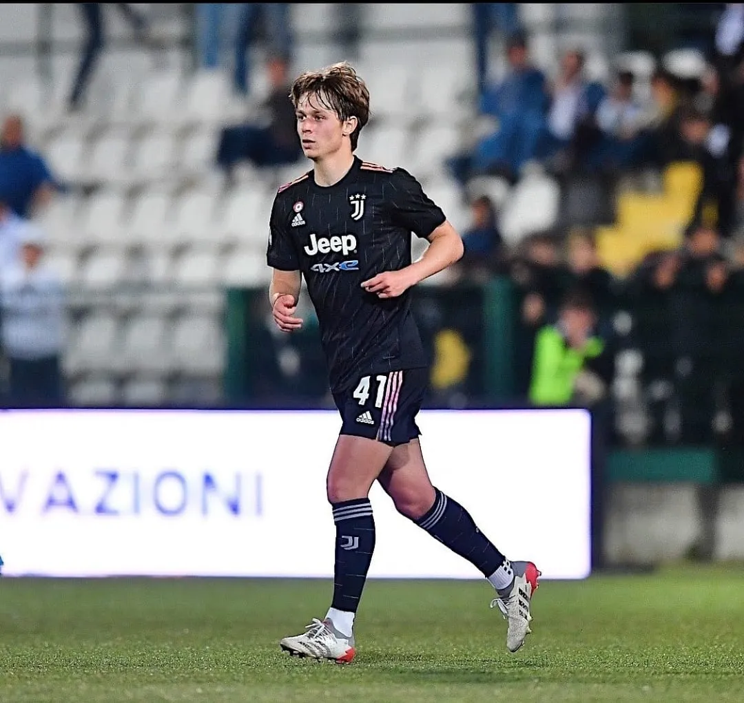 La Juventus cede, ma punta il laterale destro
