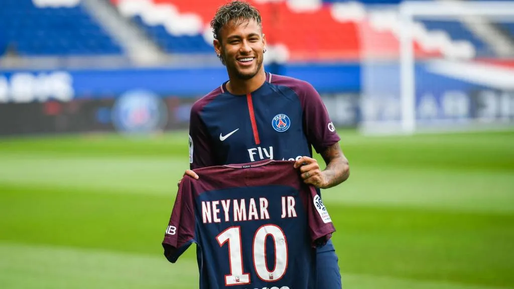 Neymar, Mister 100.