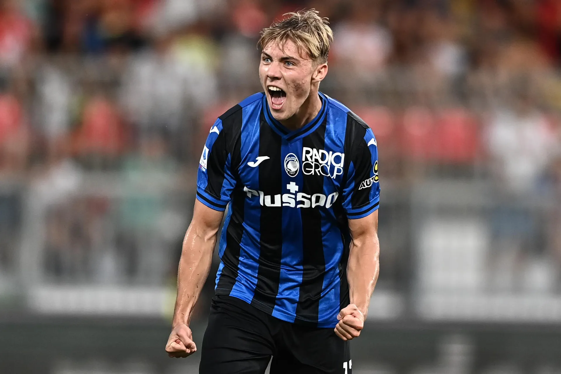 Milan, le inglesi alzano il prezzo: Maldini tenta Hojlund in "altri modi"