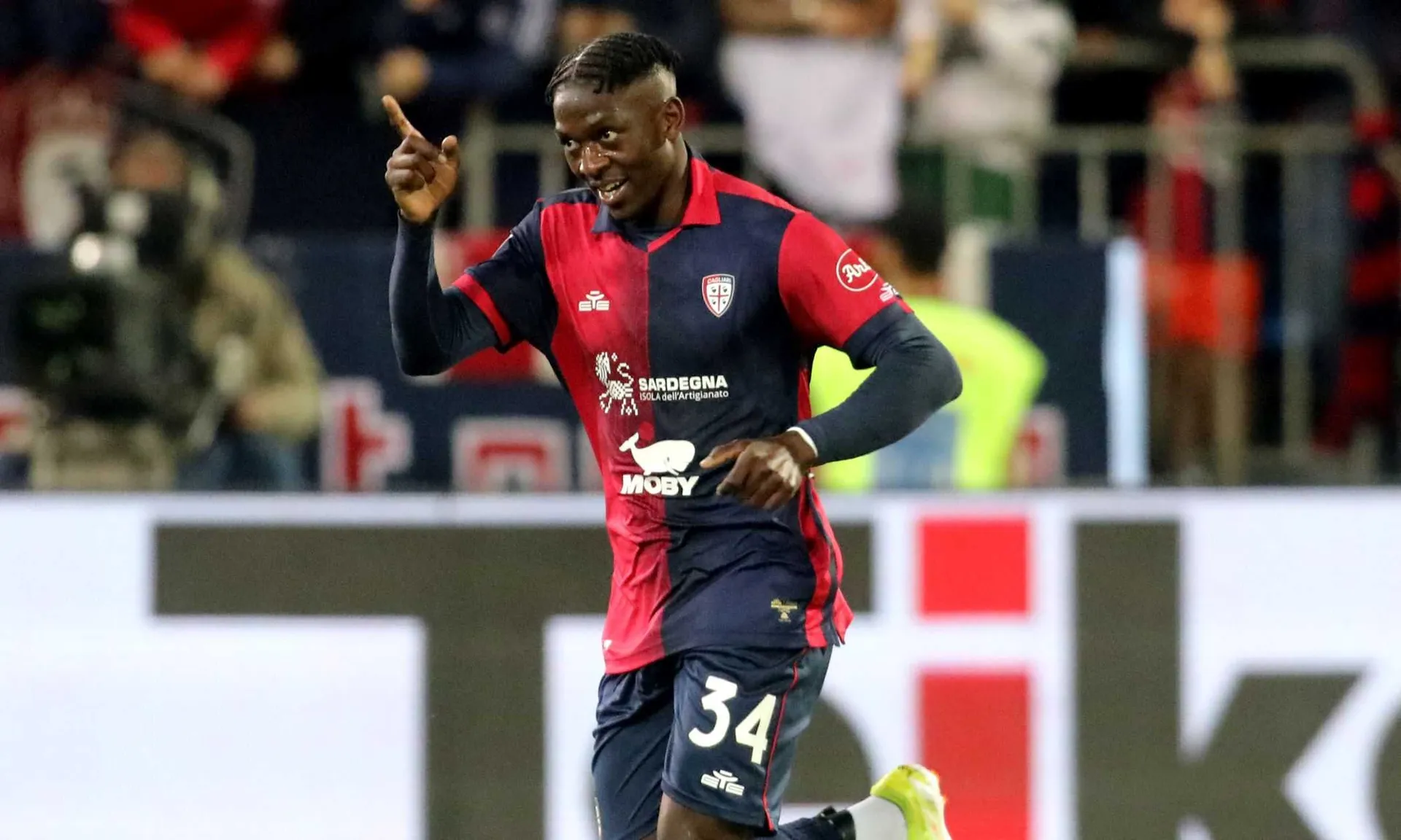 Ufficiale Cagliari: rinnovo per Mutandwa
