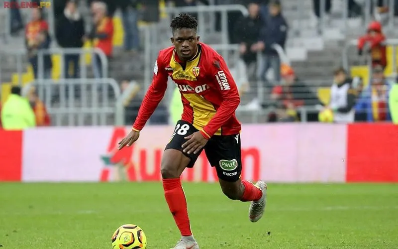 Calciomercato Milan, un giovane maliano per il centrocampo | Concorrenza al Napoli
