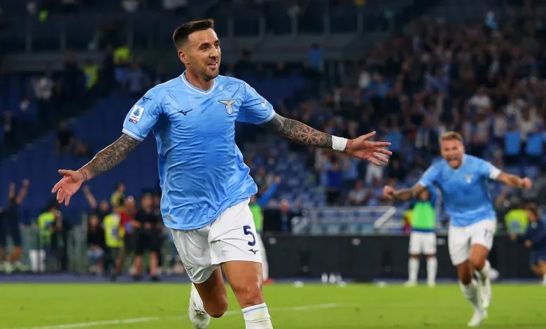 Lazio, Vecino risponde sui social: "Ho la coscienza pulita"